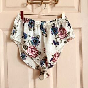 White floral sleep shorts